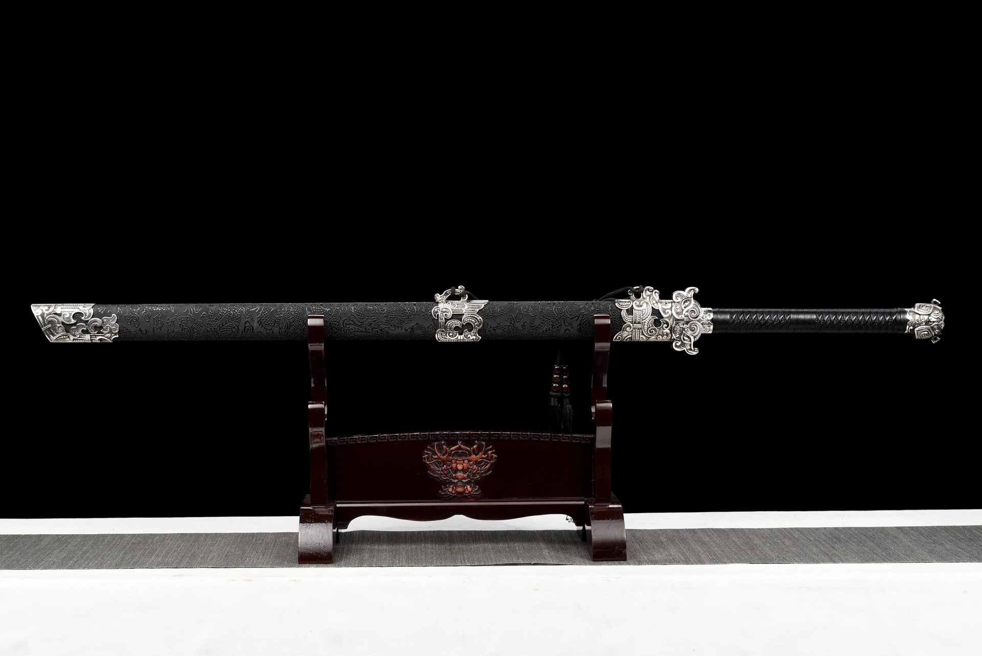 silver tiger high manganese steel fantasy sword with black engraved blade silver fittings 03