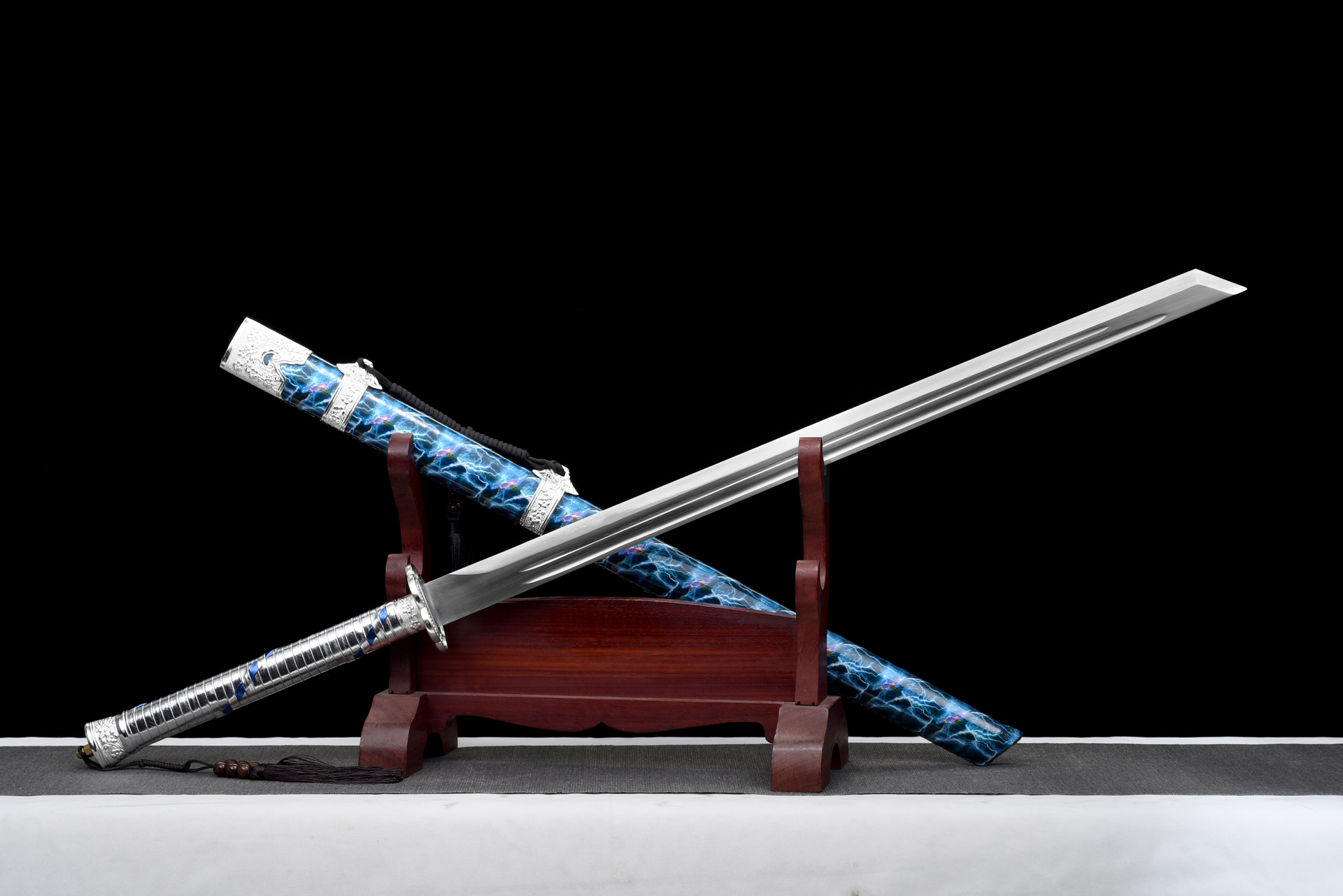 thunder strike high performance manganese steel xiuchun dao blue lightning pattern battle ready 03