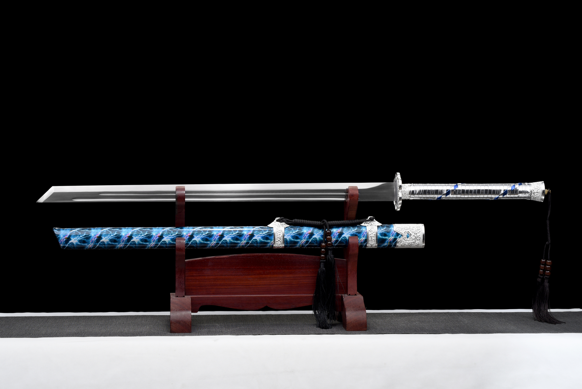thunder strike high performance manganese steel xiuchun dao blue lightning pattern battle ready 04